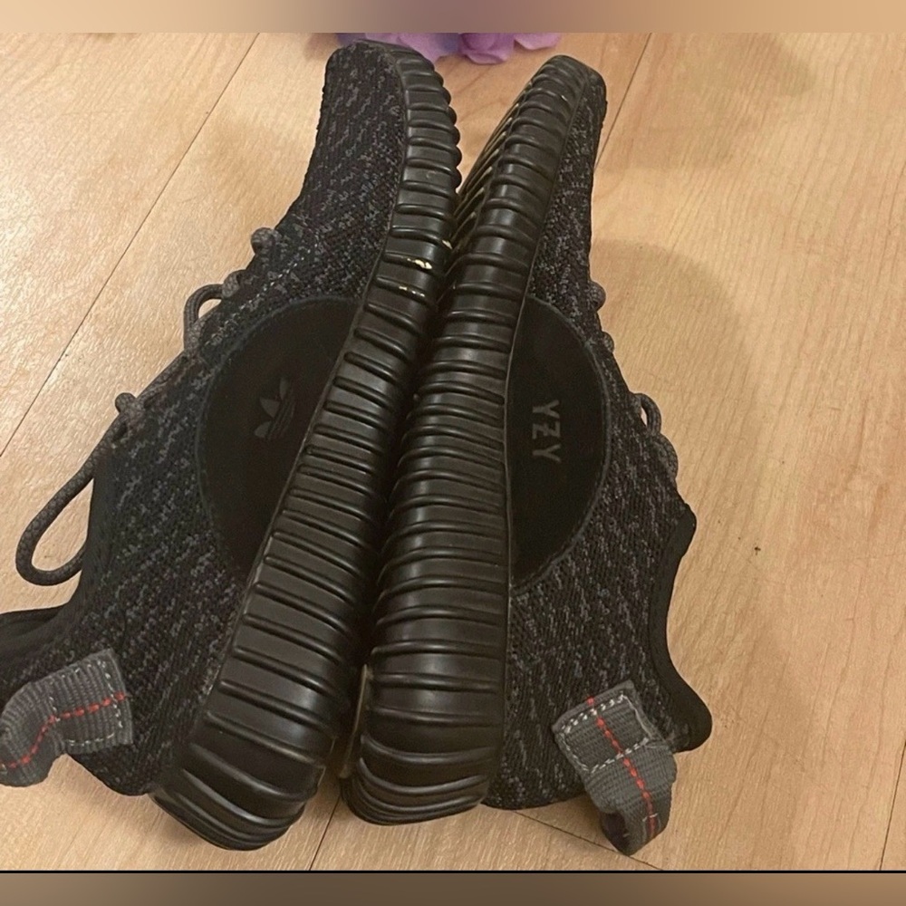 Adidas Yeezy Boost Pirate Black Womens 6.5 Size 5 Mens - Picture 2 of 7